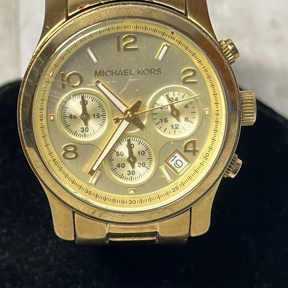 Michael Kors Mid-Size RunwayβMK5055 Wrist Watch Chronograph Gold NEEDSβ BATTERY